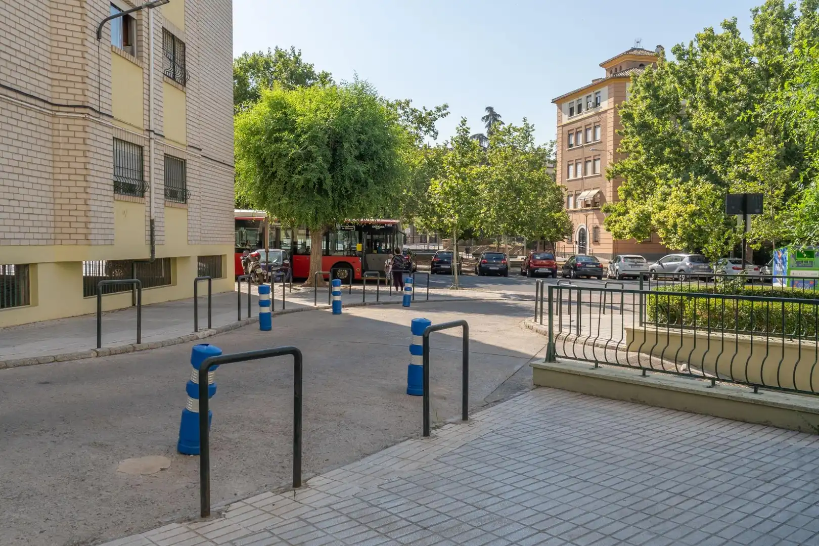 Exterior view of Flat for sale in Granada  with Air Conditioner, Terrace and Alarm