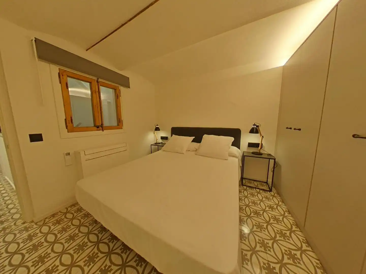 Bedroom of Flat for rent in Girona  with Air Conditioner, Heating and Terrace