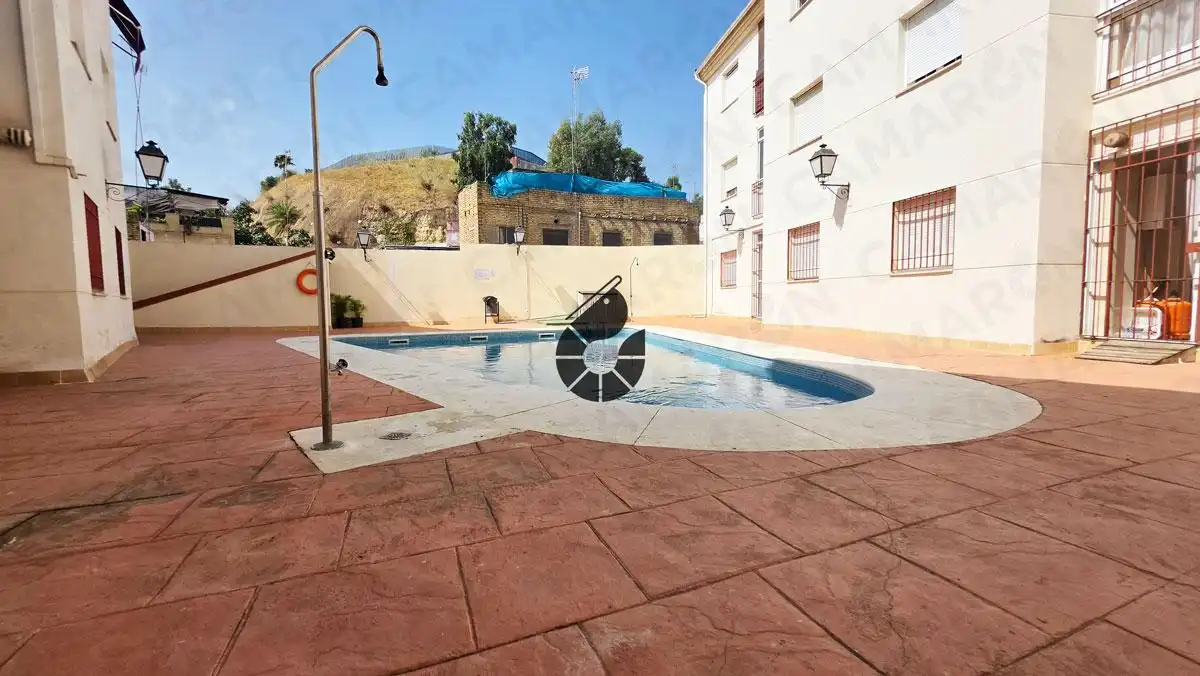Piscina de Planta baixa en venda en Coria del Río amb Aire condicionat i Piscina comunitària