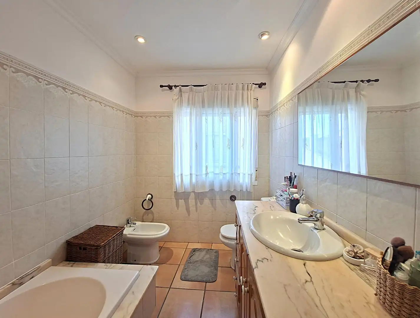 Bathroom of Flat for sale in Cambados  with Heating, Private garden and Storage room