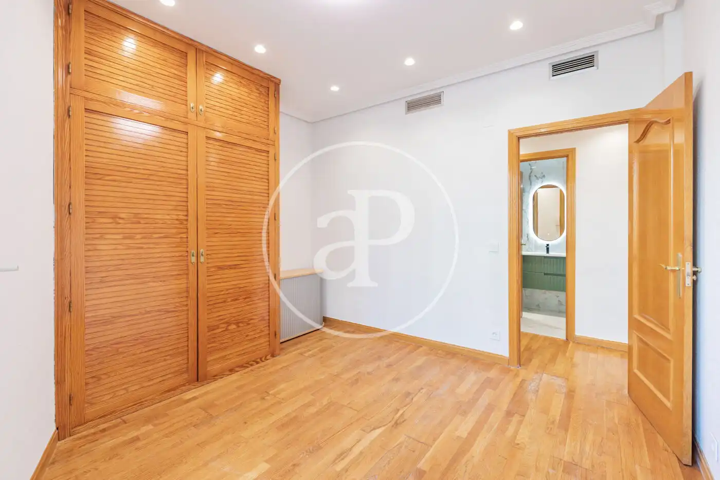 Dormitori de Pis en venda en Madrid amb Aire condicionat i Calefacció