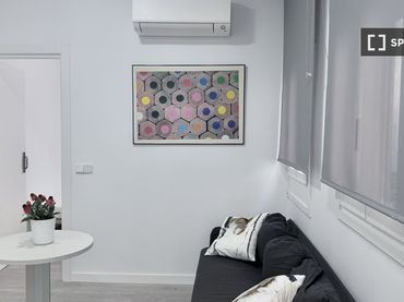 Appartamento con balcone in affitto a Barrio de Salamanca