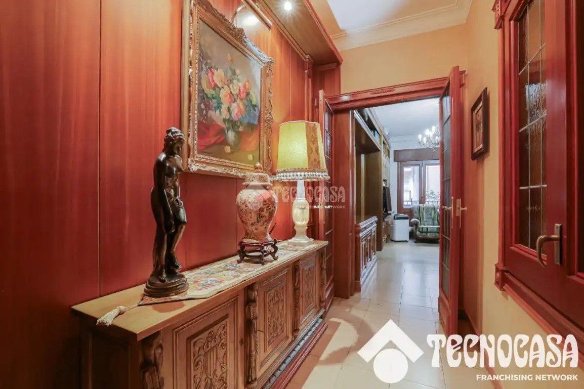 Piso en venta en Barcelona con Calefacción y Balcón