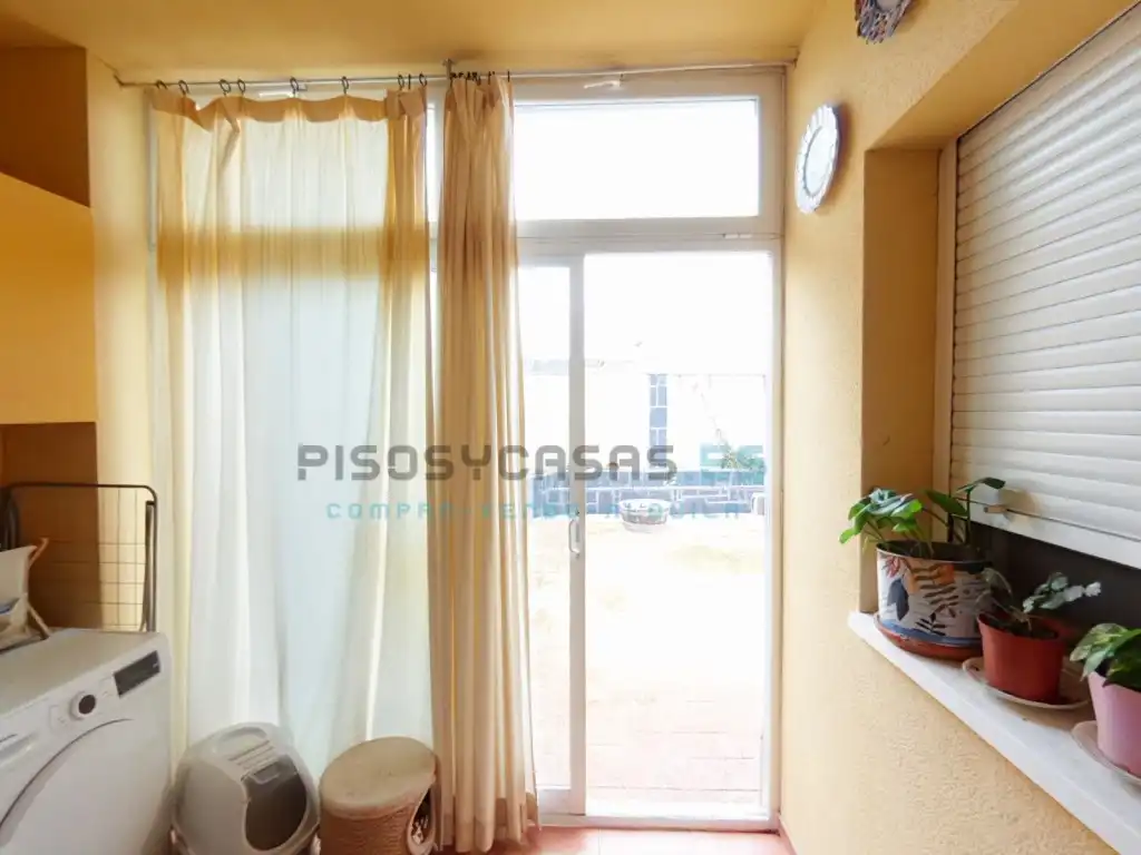 Living room of Houses for sale in San Mateo de Gállego  with Air Conditioner, Private garden and Terrace