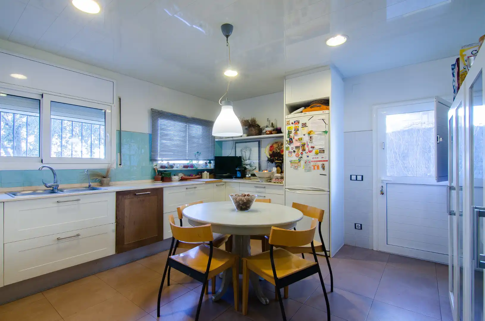Kitchen of Houses for sale in Santa Eulàlia de Ronçana  with Air Conditioner, Private garden and Terrace