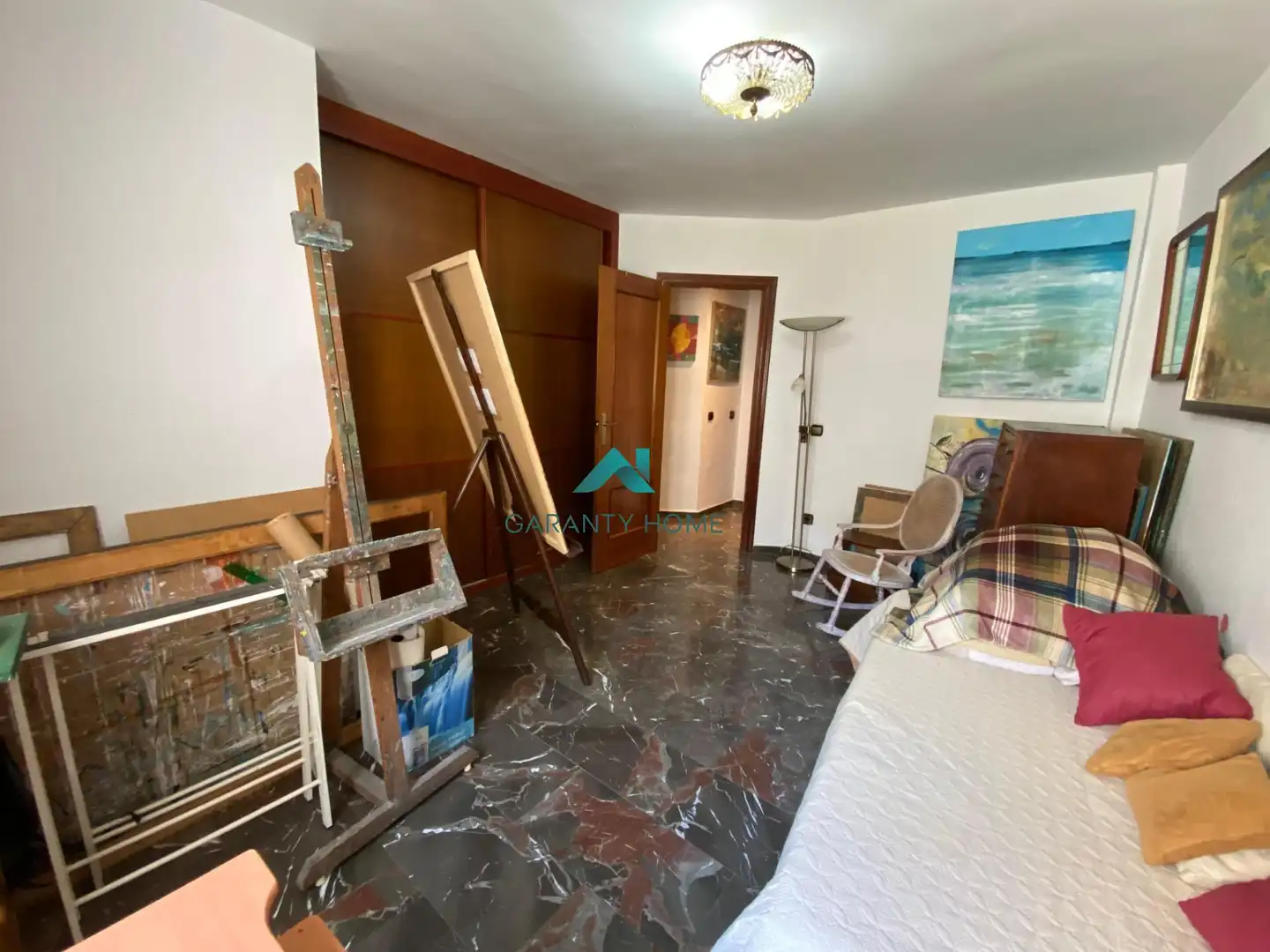 Wohnung zum Verkauf in Jaén mit Klimaanlage, Heizung und Balkon