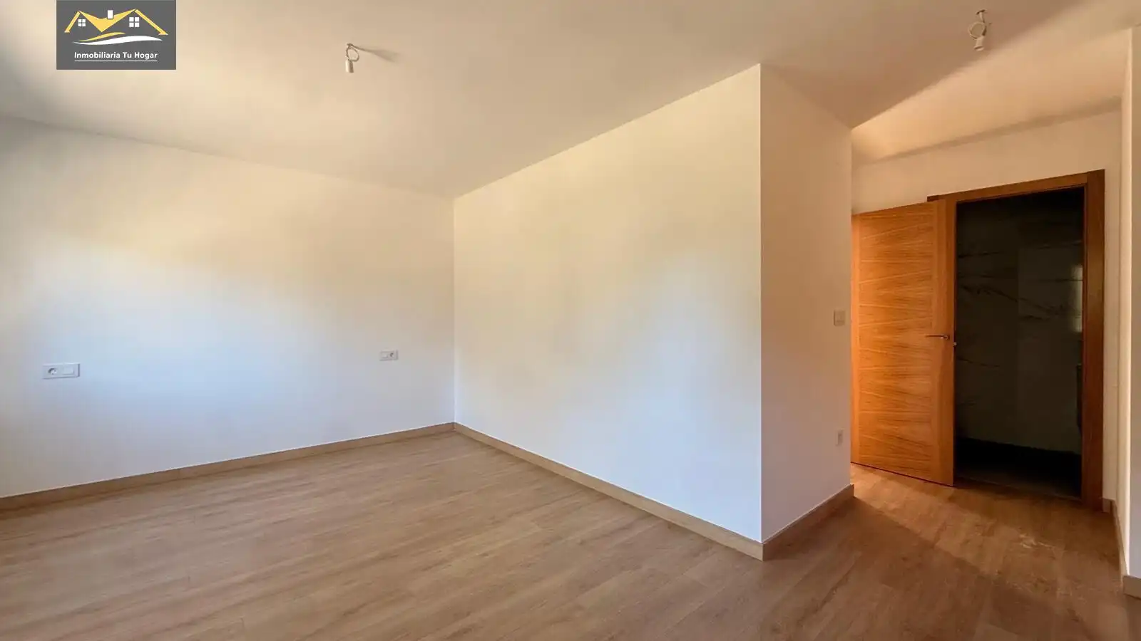 Casa adosada en venda en Allariz amb Calefacció, Jardí privat i Terrassa