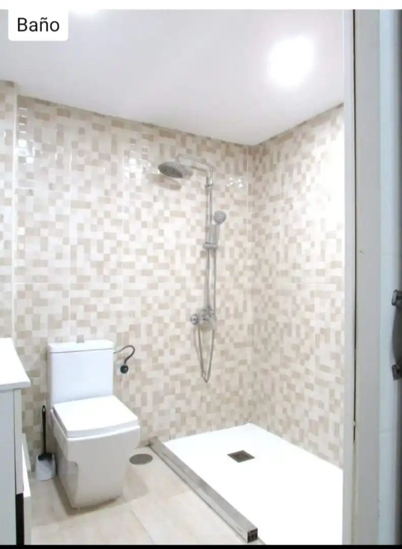 Baño de Piso de alquiler en Carlos Ruiz