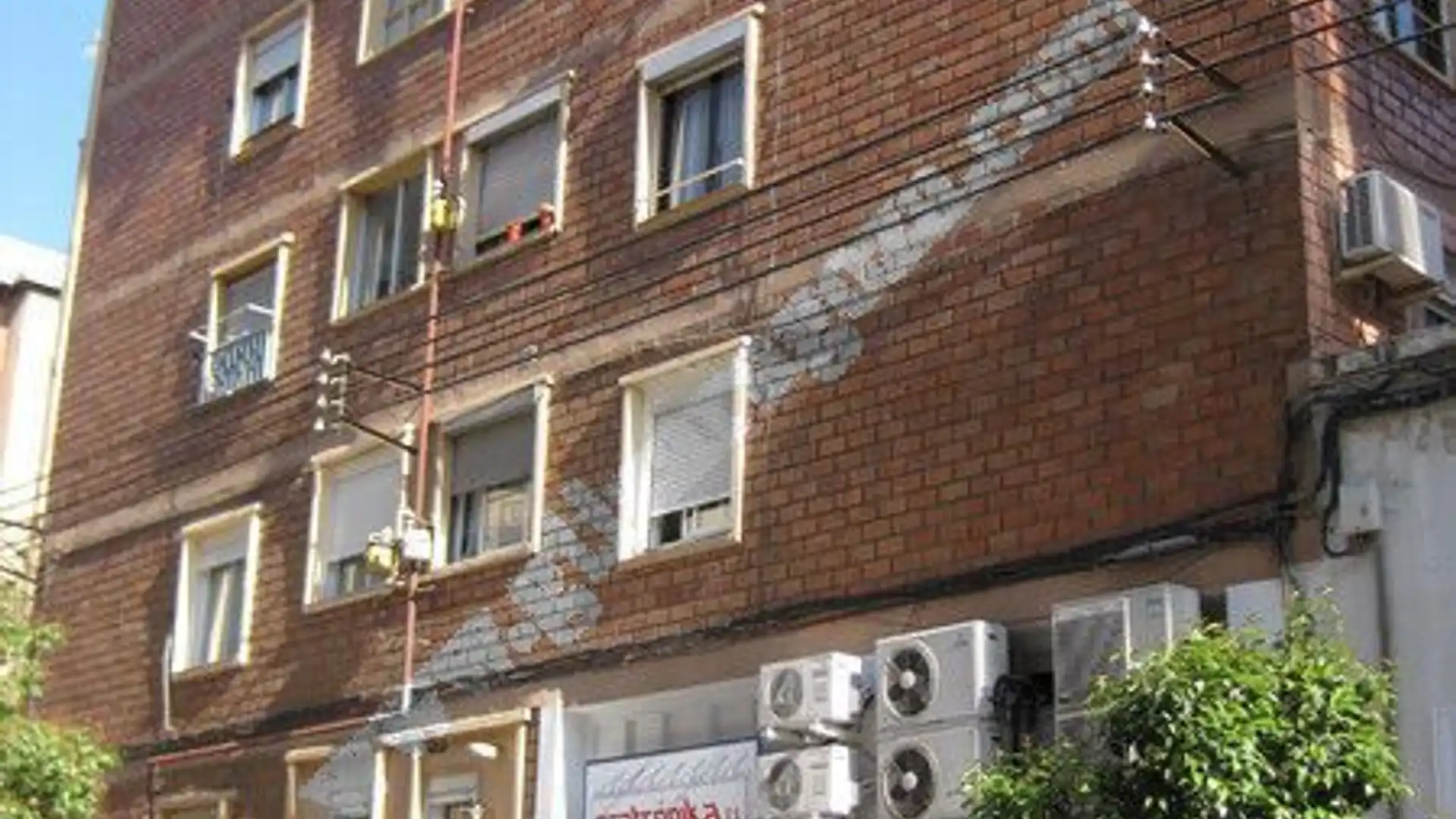 Vista exterior de Local en venta en  Zaragoza Capital