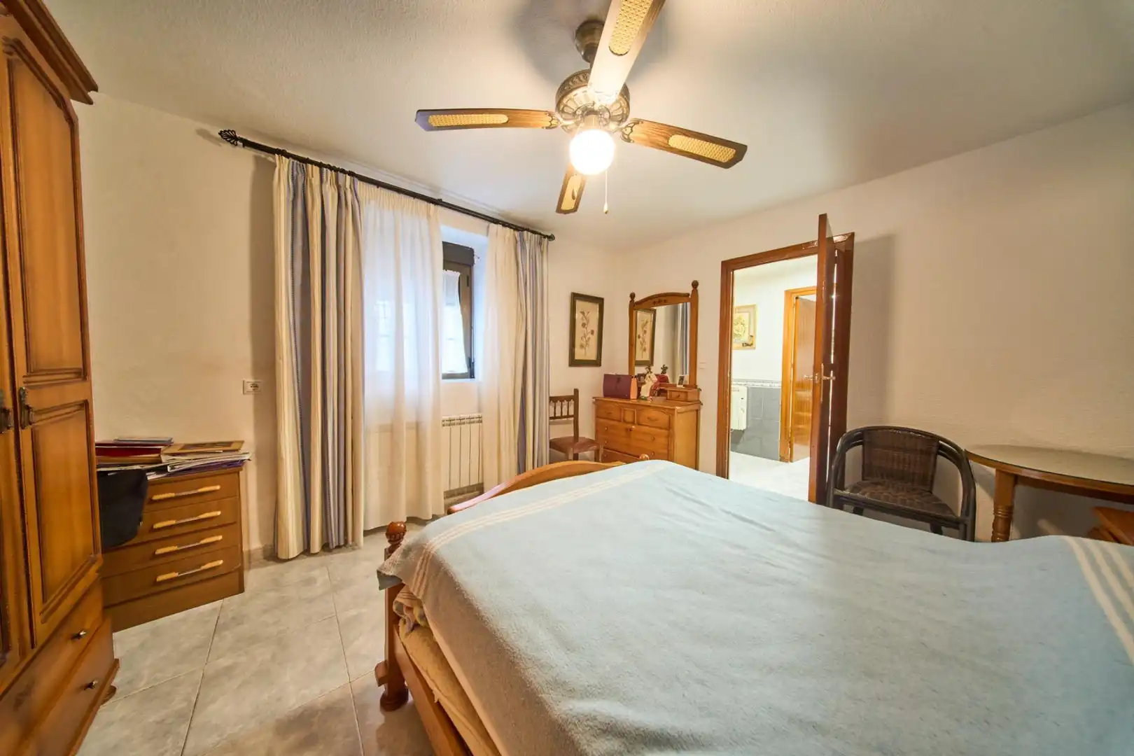 Dormitori de Casa o xalet en venda en Moclín