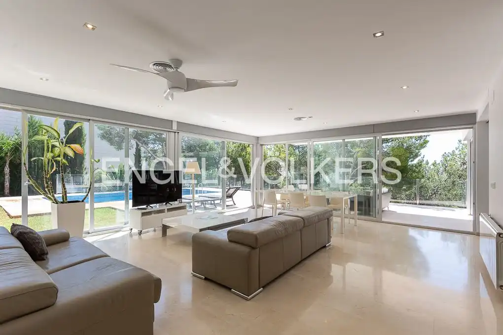 Sala de estar de Casa o chalet de alquiler en Chiva con Aire acondicionado, Calefacción y Jardín privado