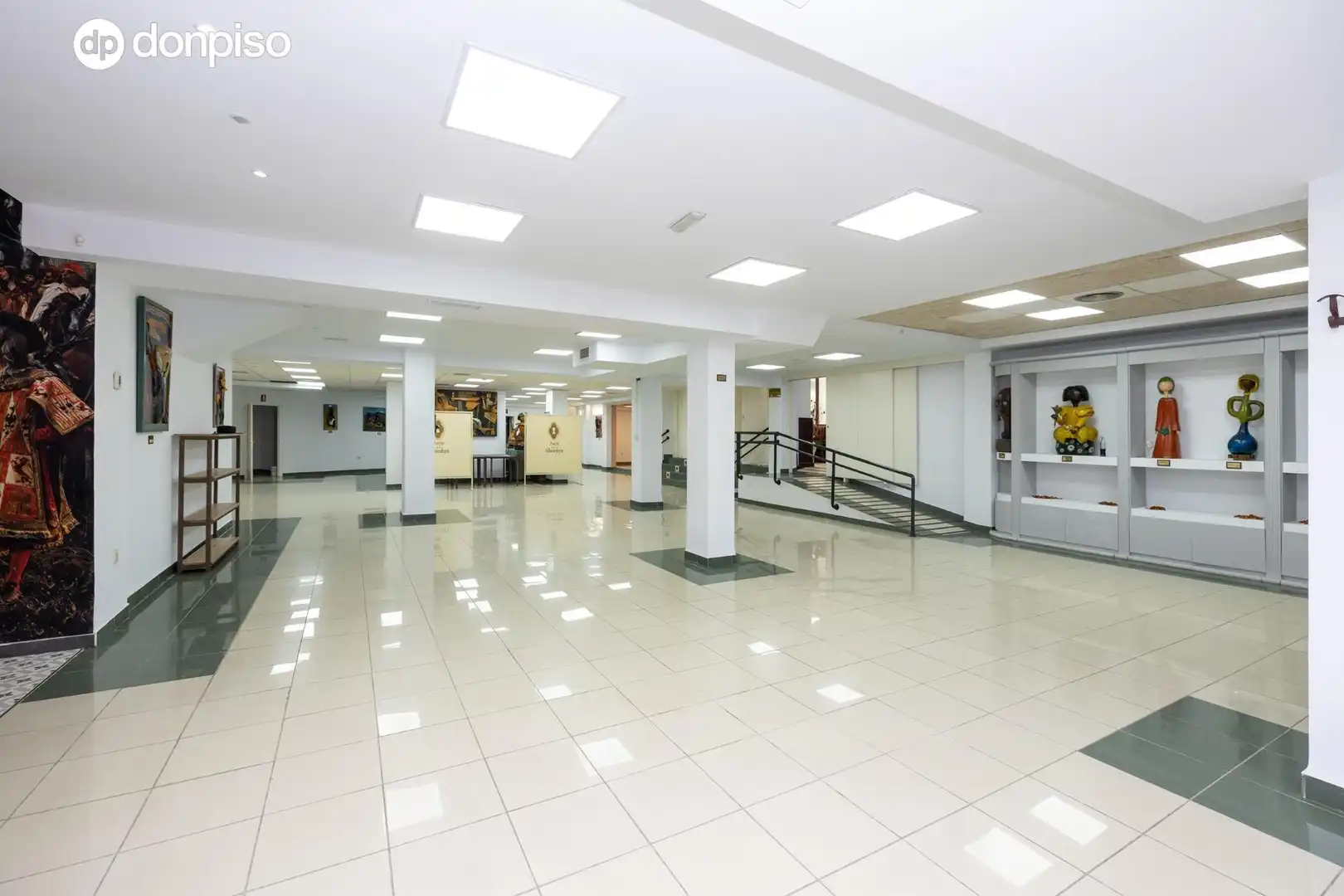 Local comercial en venta en Avenida Santa Maria de la Alhambra, imagen 2