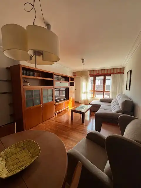 Sala de estar de Piso en venta en Santurtzi  con Calefacción, Amueblado y Balcón