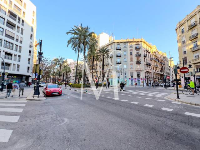 Local comercial en Alquiler en Avenida Avenida del Reino de Valencia en Russafa