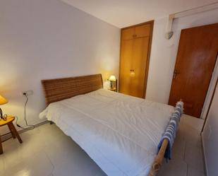 Dormitori de Apartament de lloguer en Sant Pere de Ribes amb Moblat, Forn i TV