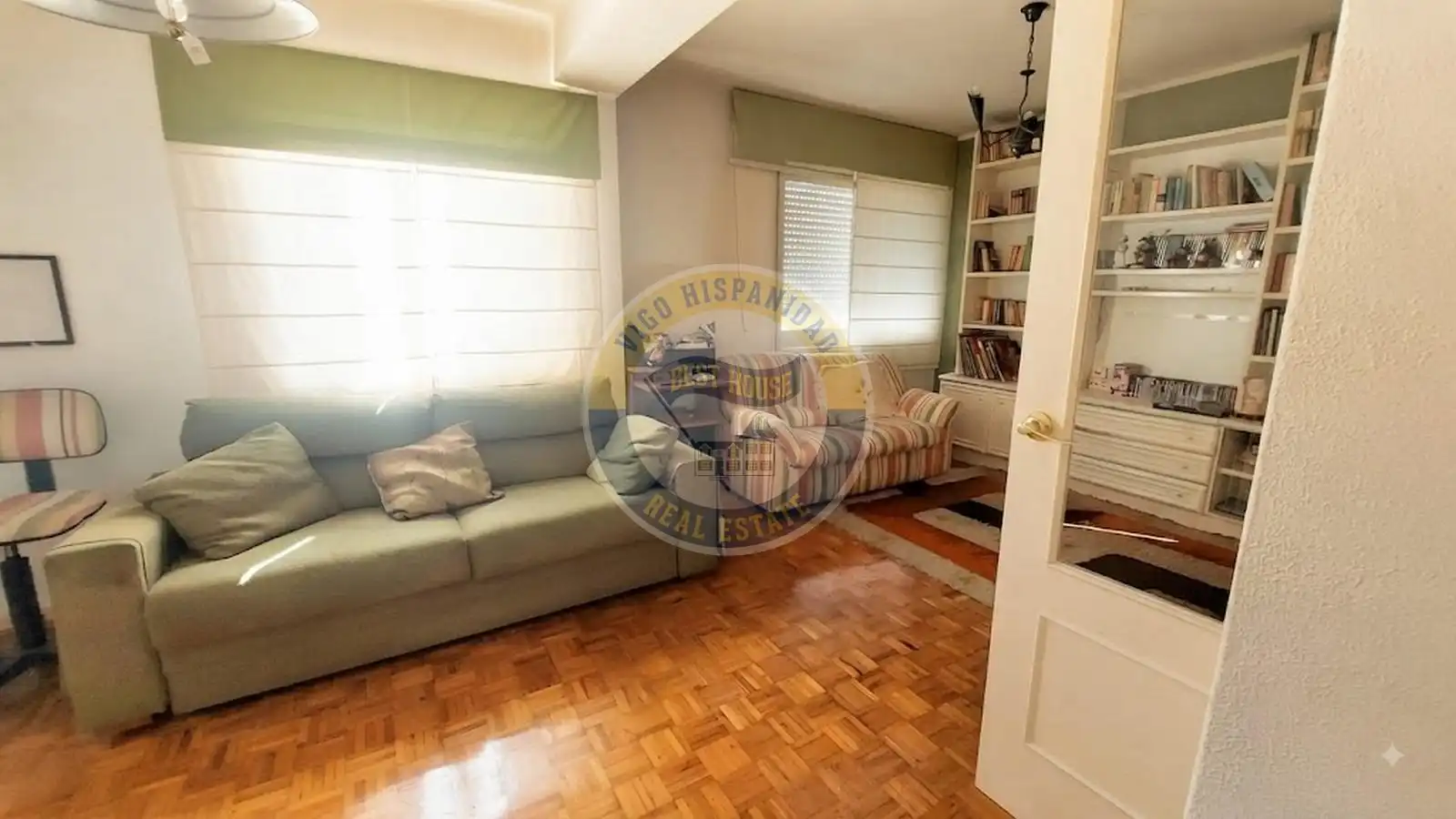 Living room of Flat for sale in Vigo   with Heating, Terrace and Storage room