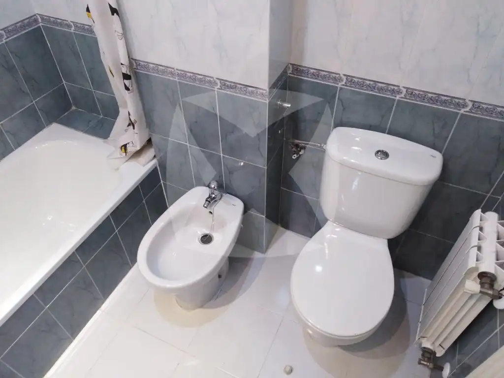Bany de Pis en venda en Badajoz amb Aire condicionat, Jardí privat i Terrassa
