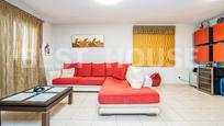 Sala d'estar de Casa adosada en venda en Telde amb Terrassa