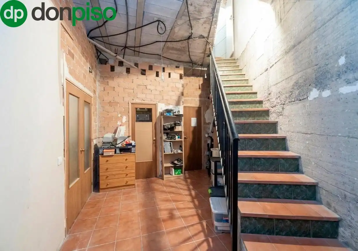 Casa adosada en venta en Cenes de la Vega con Calefacción y Terraza