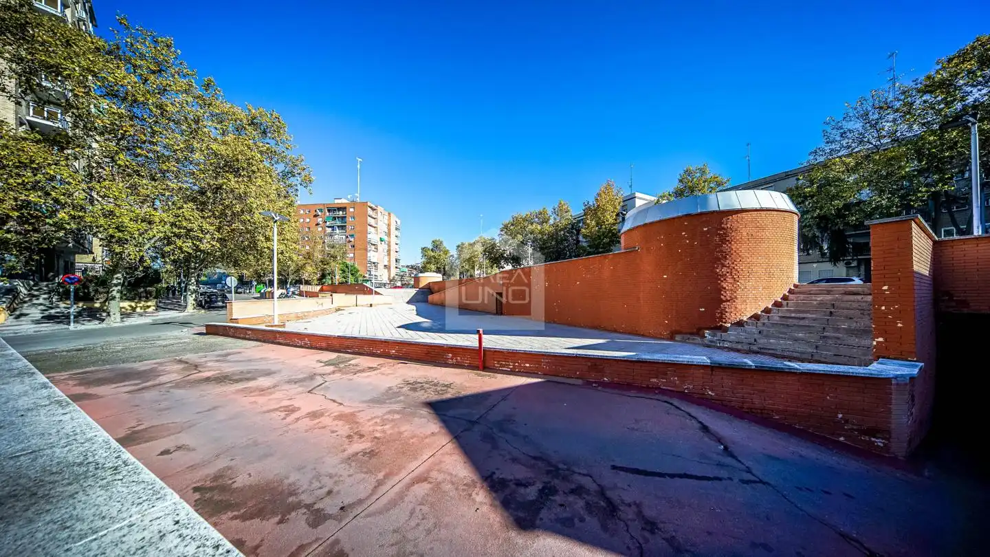 Vista exterior de Garatge en venda en Alcorcón
