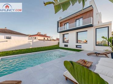 Detached house with pool for sale in Gelves
