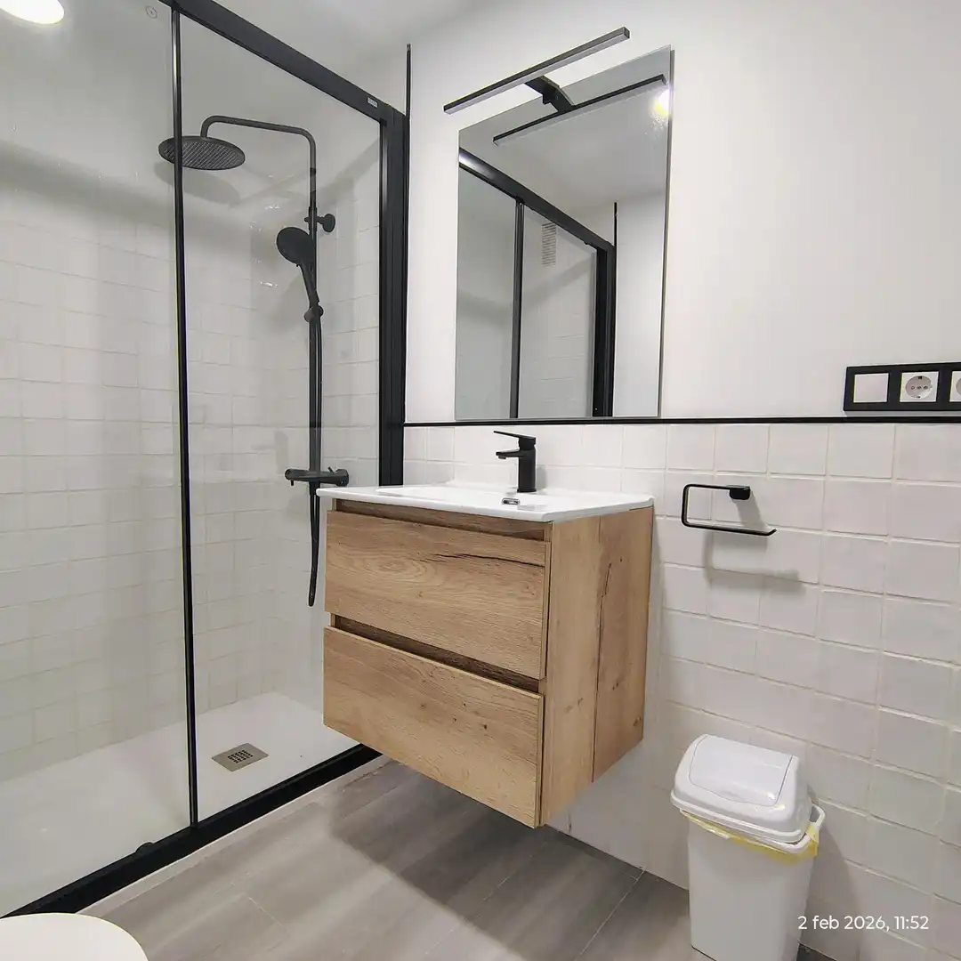 Baño de Piso de alquiler en Sevilla con Aire acondicionado y Amueblado