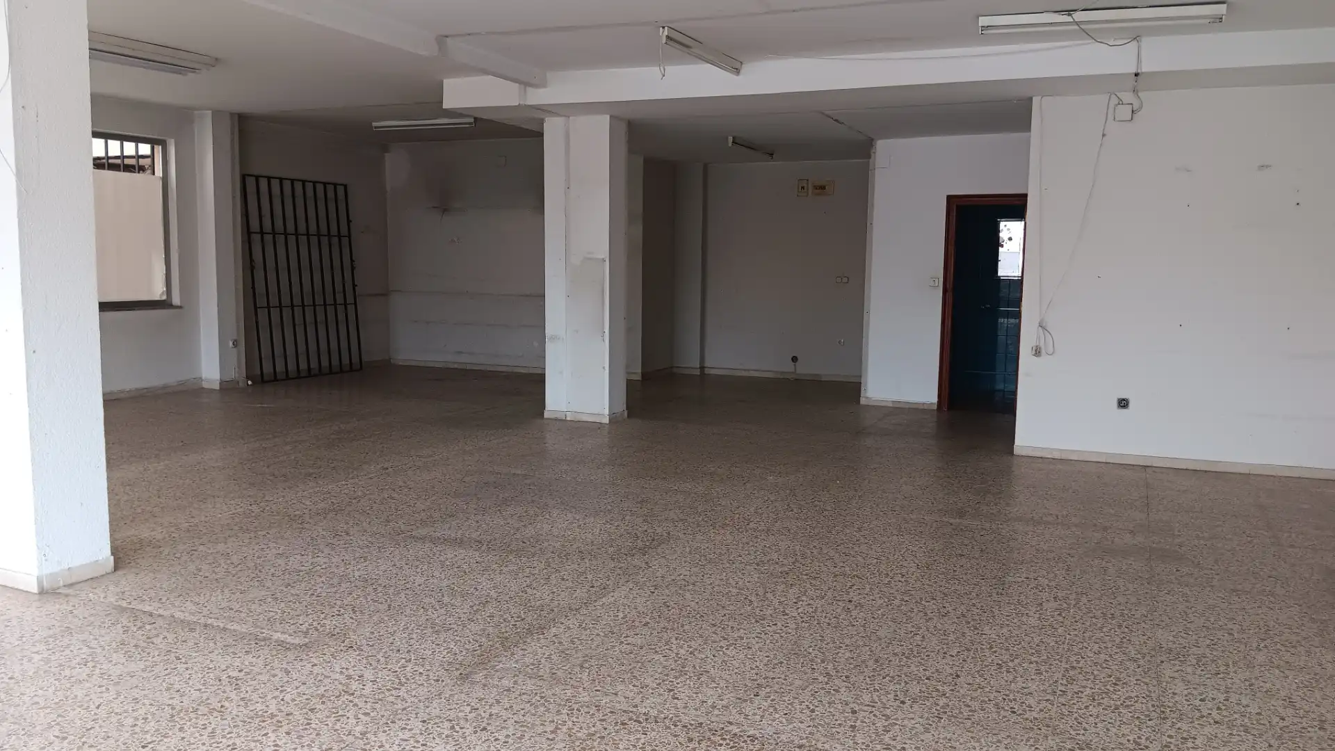 Local comercial en venda a Avenida Portugal, imagen 2