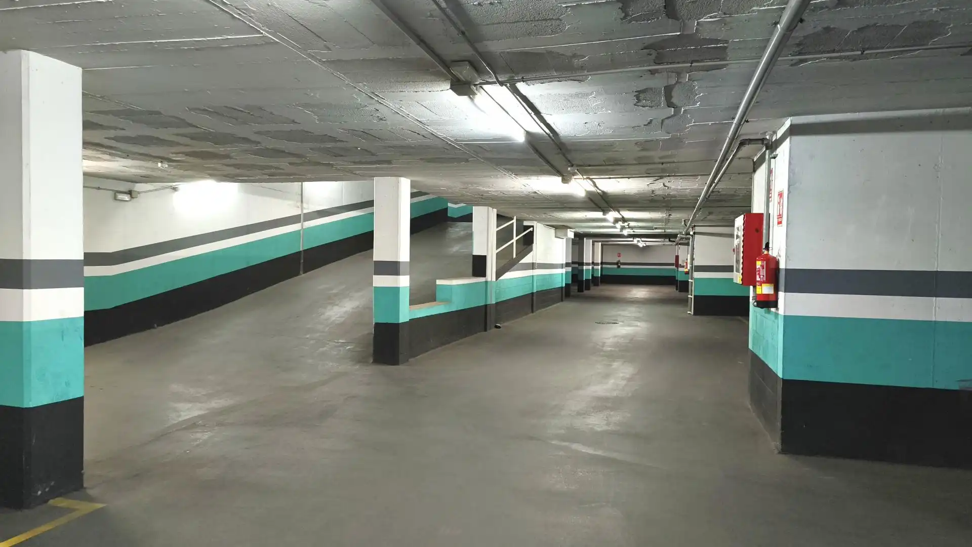 Garage for rent in de Clara Campoamor, 2, Can Roca