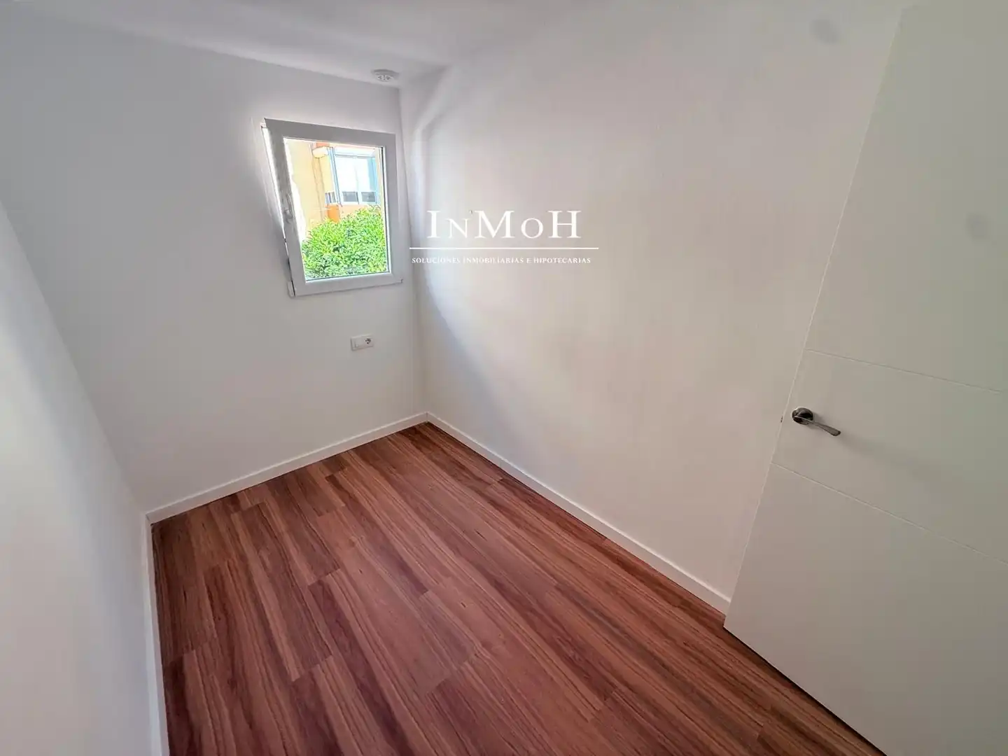 Habitación de Casa adosada en venta en San Fernando con Balcón y Alarma