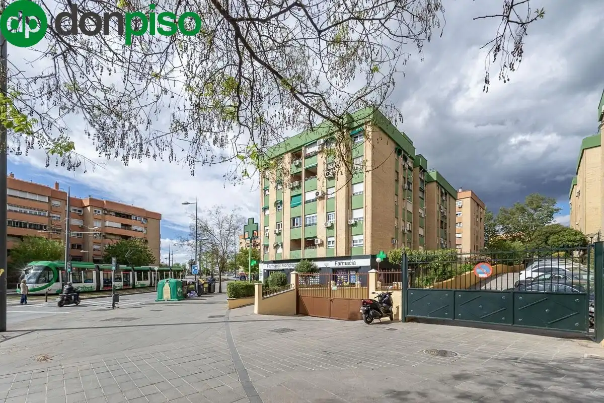 Exterior view of Flat for sale in Granada