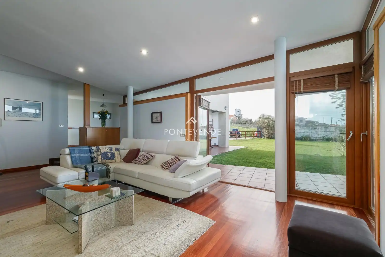 Sala de estar de Casa o chalet en venta en Vigo  con Calefacción, Trastero y Piscina