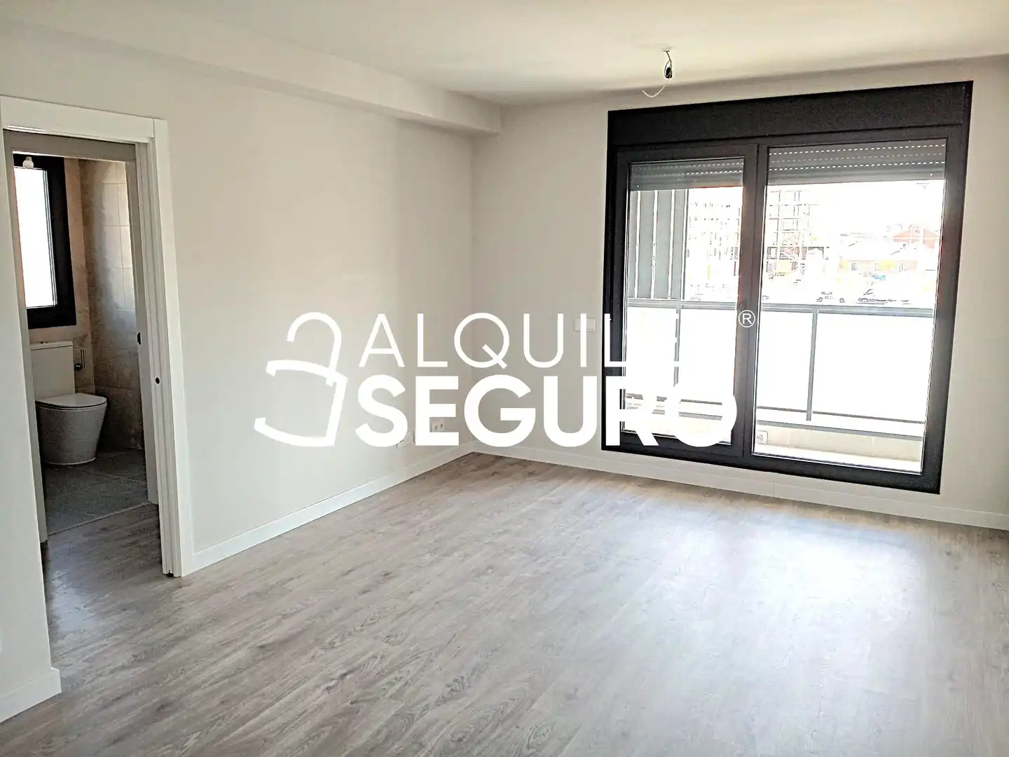 Flat for rent in de Vicente Ferrer , Ciudad de la Comunicación - Arco Ladrillo