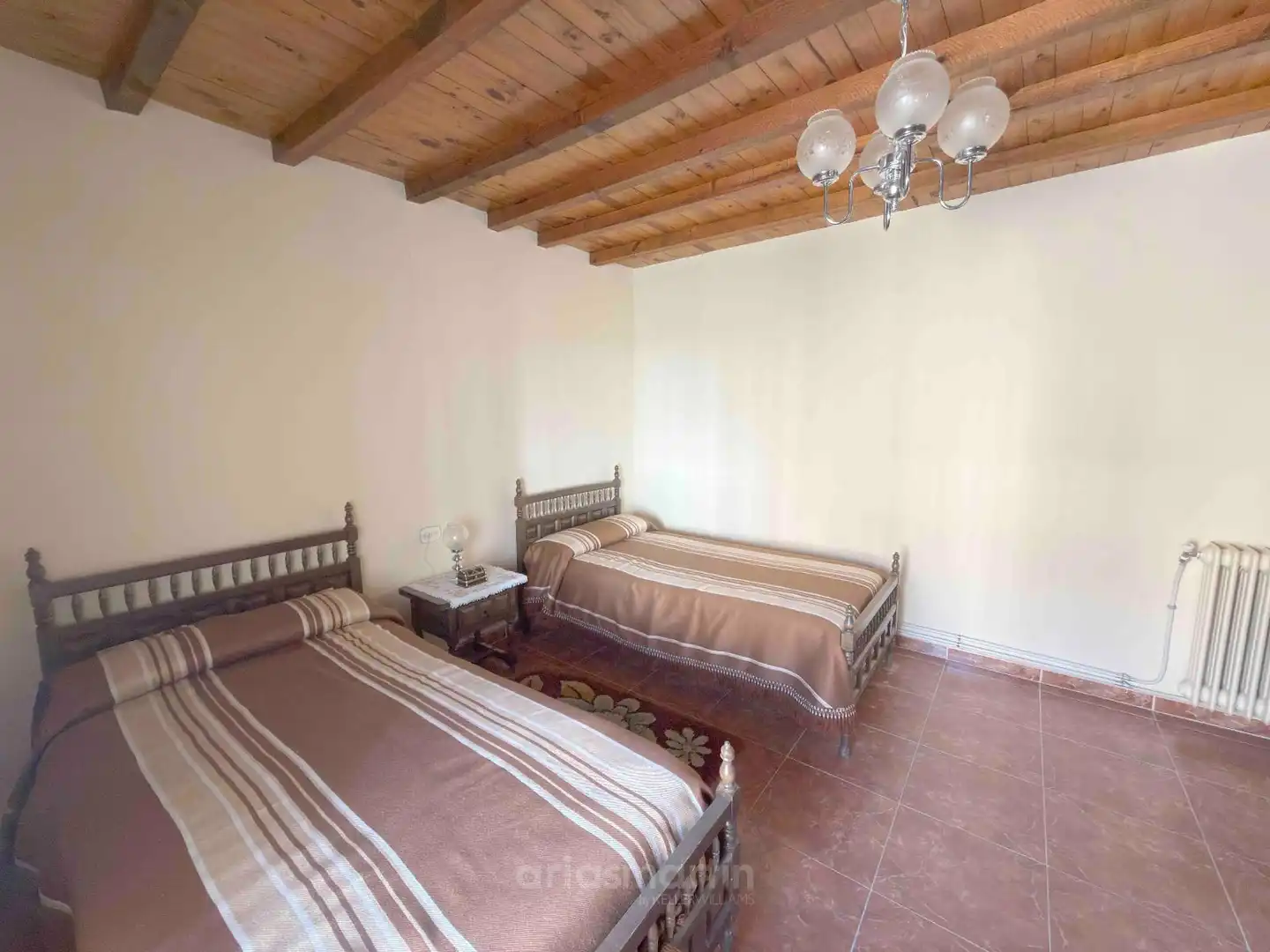 Dormitori de Casa o xalet en venda en Vecinos amb Calefacció