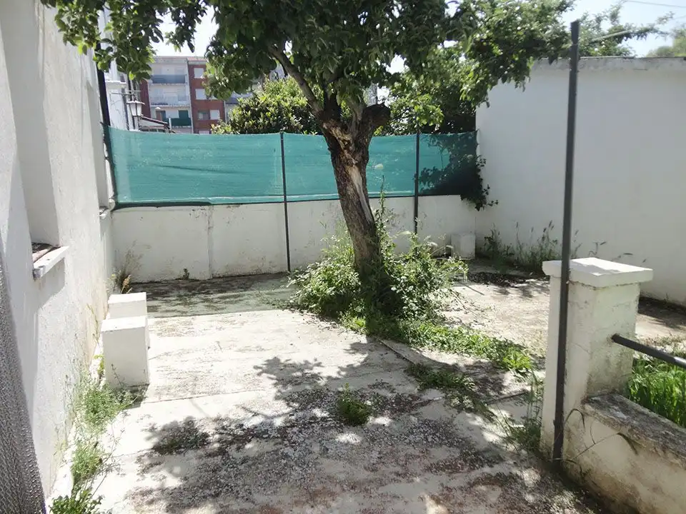Garten von Einfamilien-Reihenhaus zum Verkauf in Salas de los Infantes mit Heizung und Privatgarten