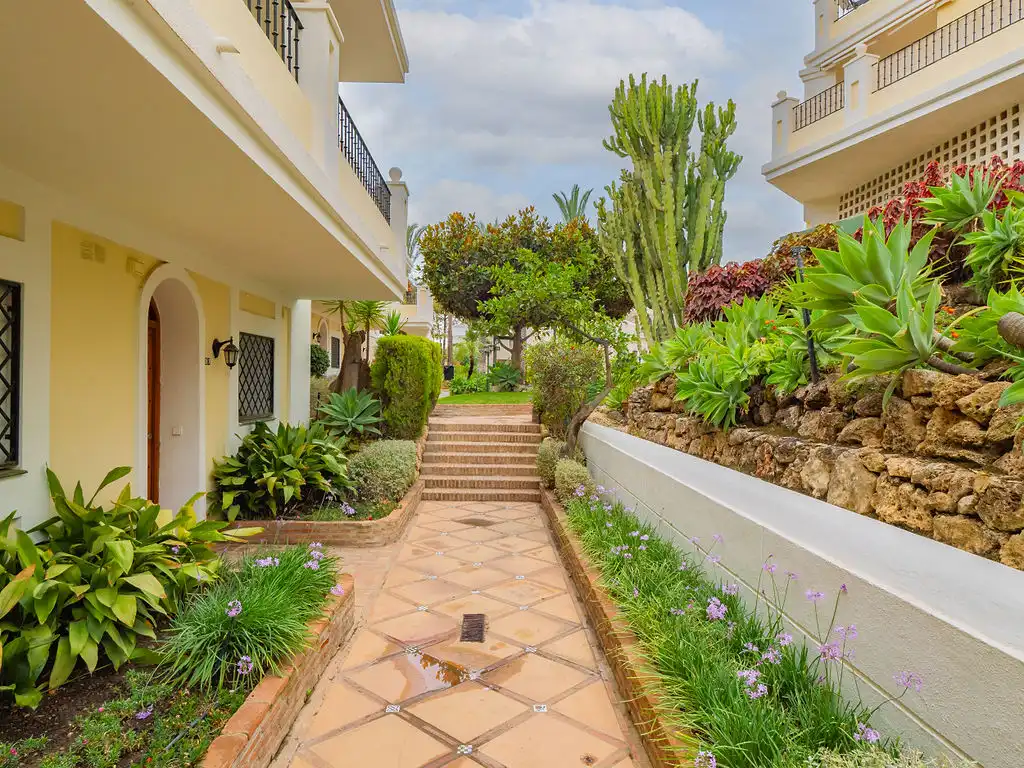 Jardín de Dúplex en venta en Marbella con Piscina