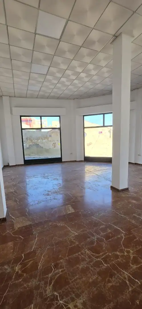 Business premises to rent in Calle Cervantes 39