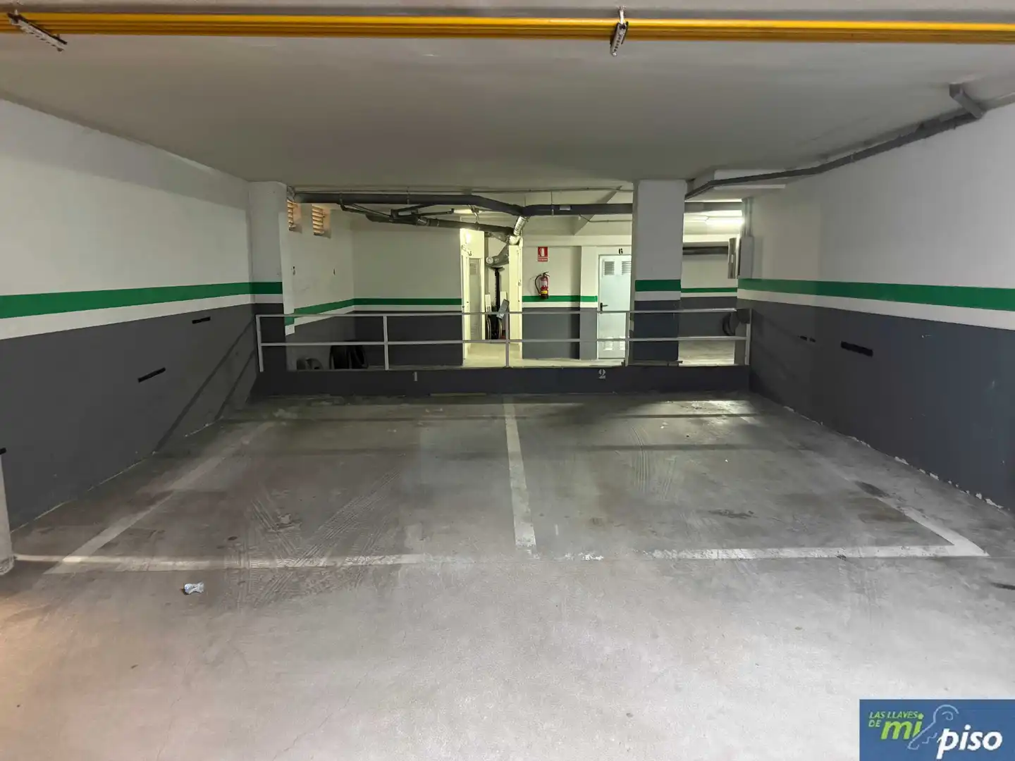 Aparcament de Pis en venda en Santovenia de Pisuerga amb Calefacció, Parquet i Traster