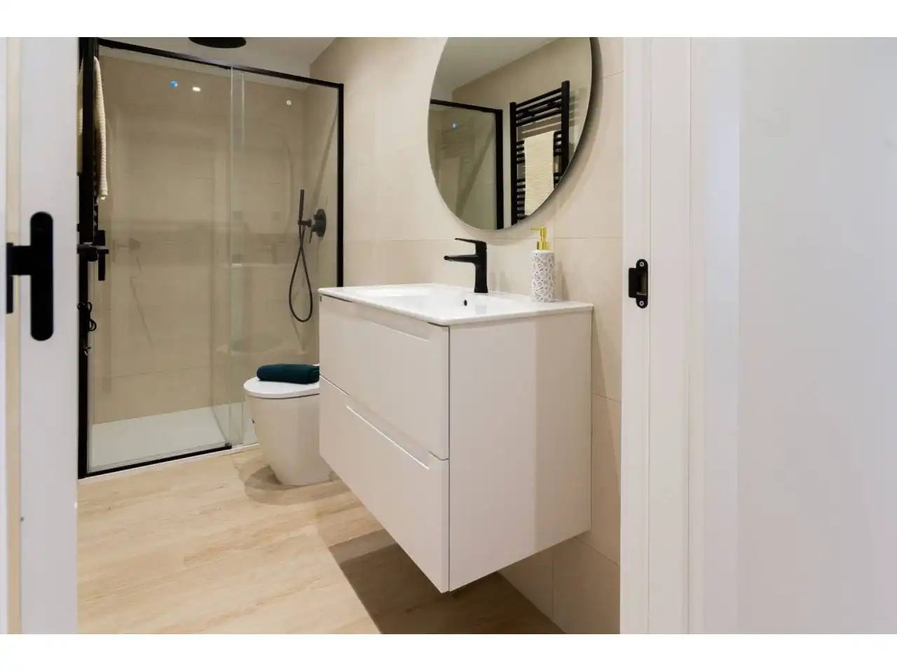 Baño de Dúplex en venta en Terrassa con Aire acondicionado, Calefacción y Terraza