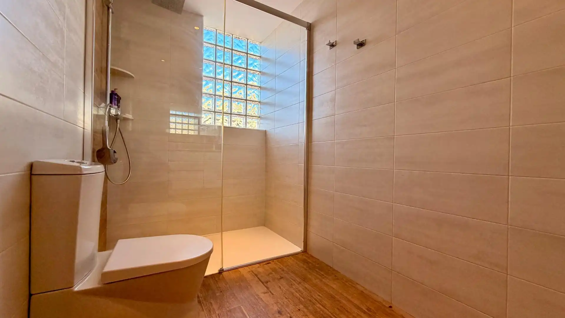 Bathroom of Houses for sale in Elche / Elx  with Air Conditioner, Heating and Terrace