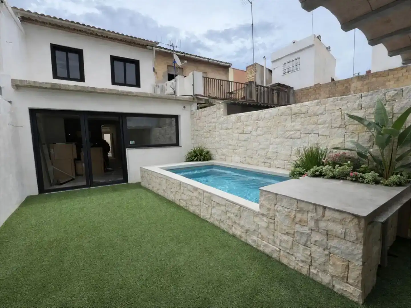 Piscina de Casa adosada en venda en Paiporta amb Aire condicionat, Jardí privat i Piscina