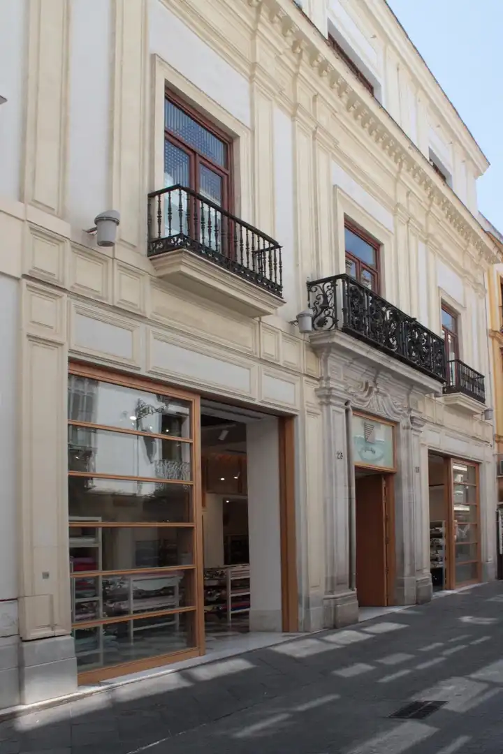 Vista exterior de Local de alquiler en Sevilla con Aire acondicionado