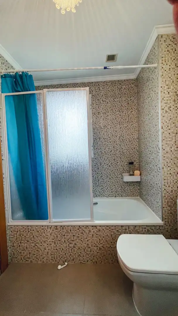 Bany de Casa adosada en venda en La Nucia amb Aire condicionat, Jardí privat i Terrassa