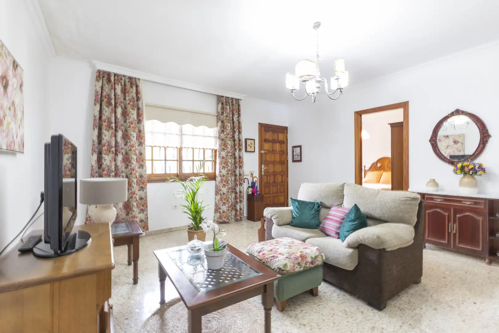 Sala de estar de Casa adosada en venta en Los Realejos con Jardín privado y Terraza