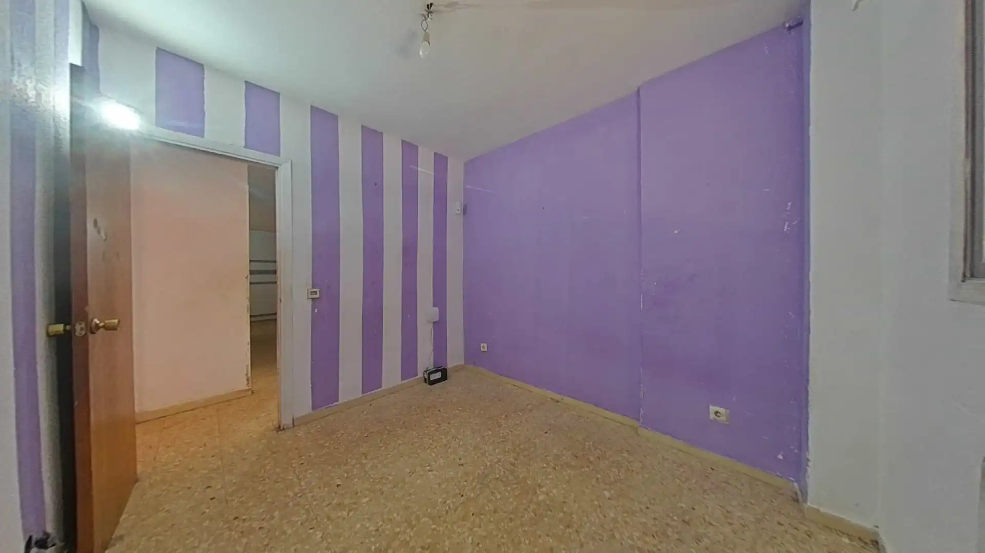 Habitación de Piso en venta en Madrid con Balcón