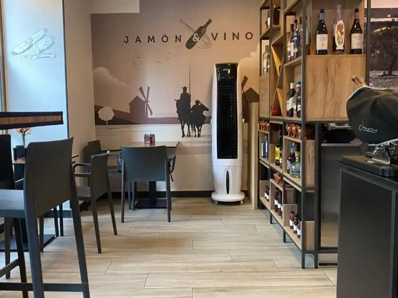 Local en traspaso en Alcalá de Henares con Aire acondicionado, Calefacción y Parquet
