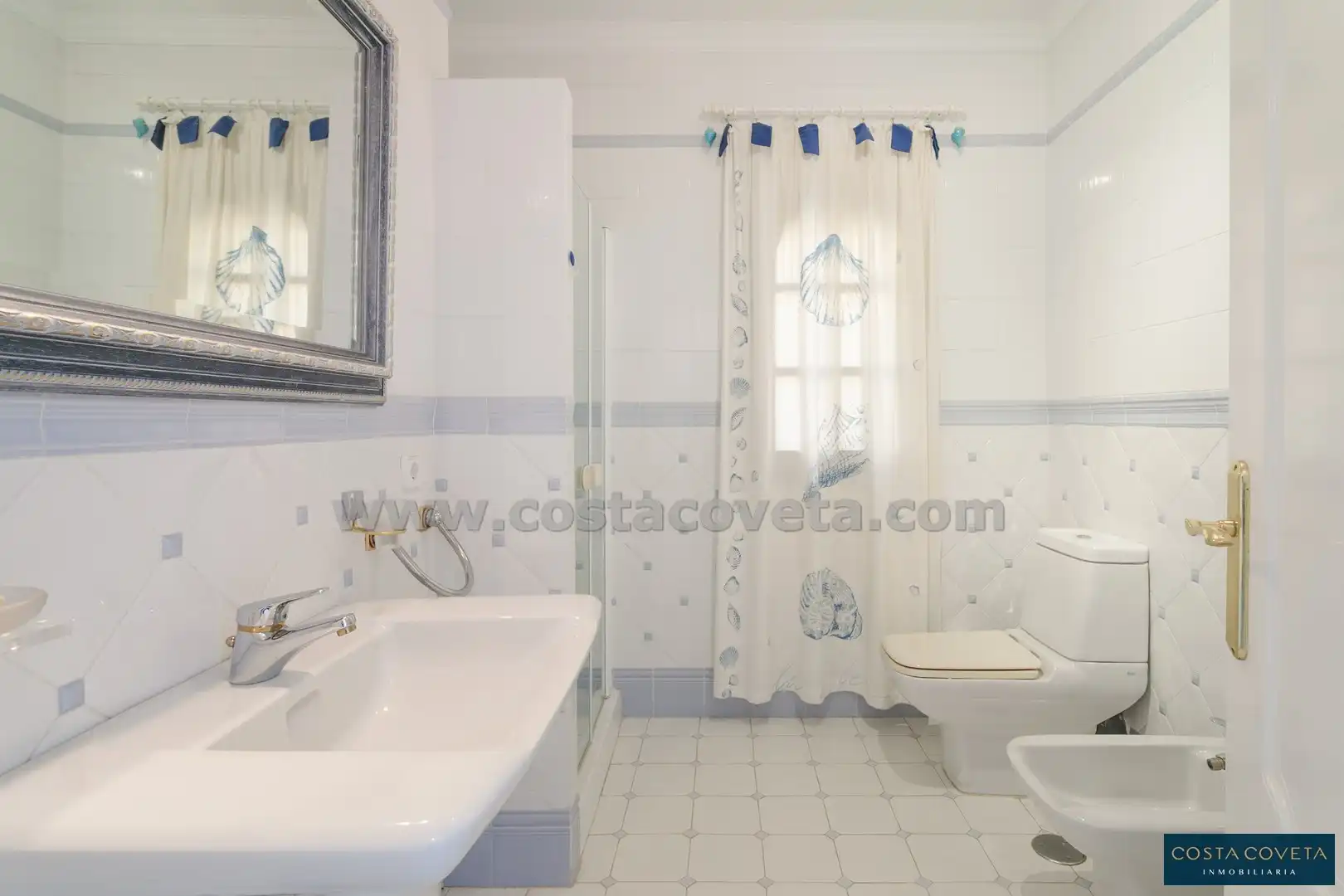 Bathroom of Houses for sale in El Campello  with Air Conditioner, Private garden and Terrace
