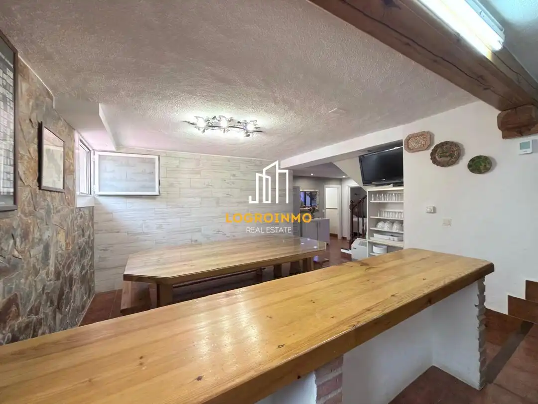 Casa o chalet en venta en El Redal con Calefacción, Trastero y Piscina