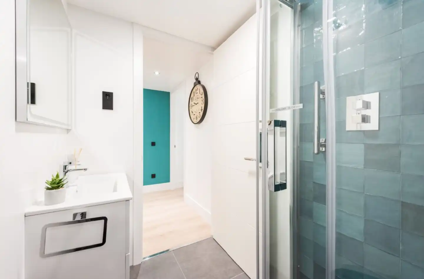 Bathroom of Flat for rent in Oviedo 
