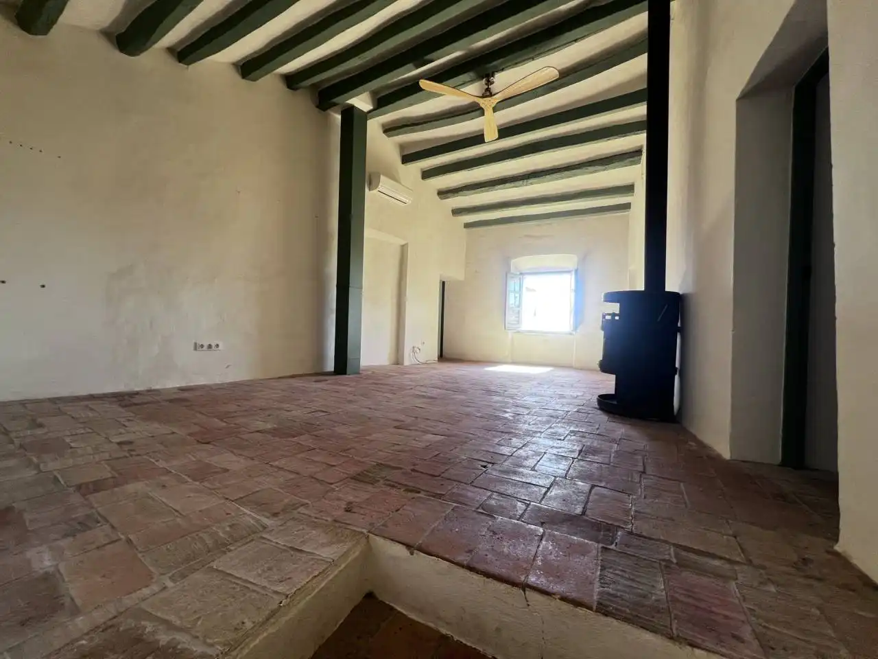 Casa adosada de alquiler en Avinyonet de Puigventós con Aire acondicionado, Calefacción y Jardín privado