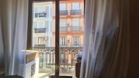 Bedroom of Flat for sale in  Valencia Capital  with Air Conditioner and Balcony